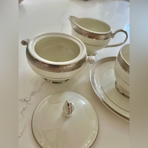 Mikasa Palatial Platinum Fine China Coffee/Tea Service for 8 - Picture 5 of 10
